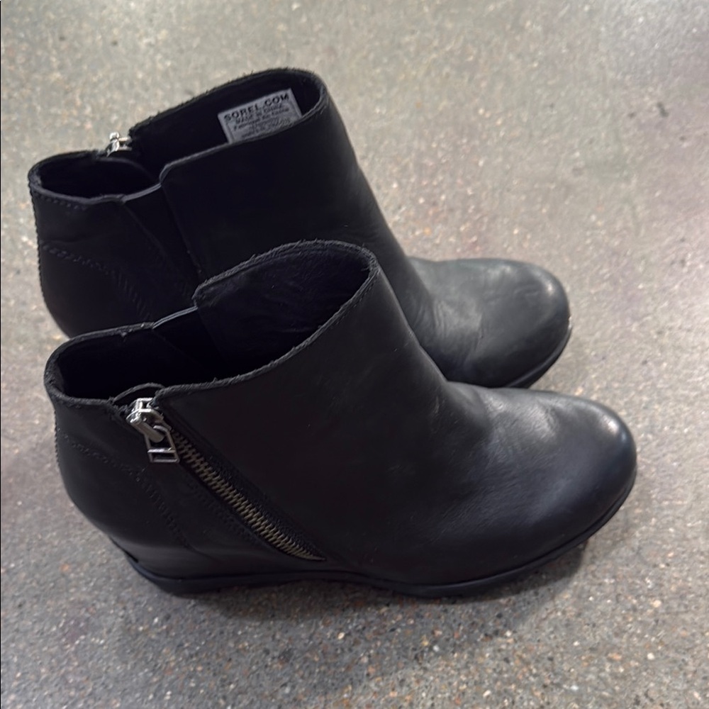 Sorel Wedge Boots - Picture 2 of 6